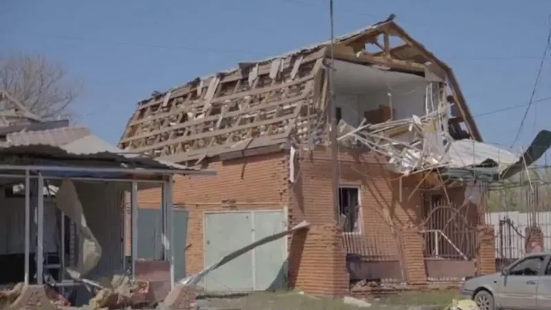 Intercambio de ataques entre Rusia y Ucrania impacta zonas residenciales