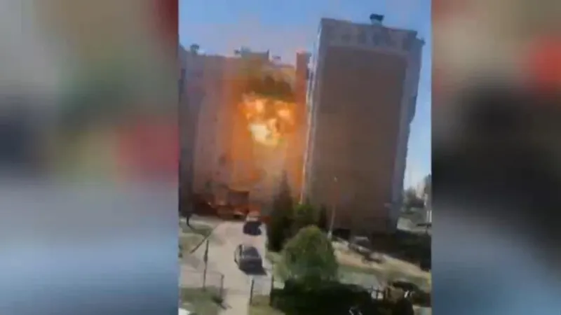 Dron ucraniano golpea edificio en Rusia en medio de tensiones y negociaciones de alto el fuego