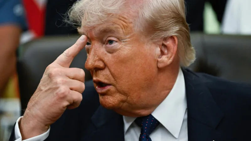 Trump pausa su operativo para reabrir el estrecho de Ormuz mientras busca acuerdo con Irán
