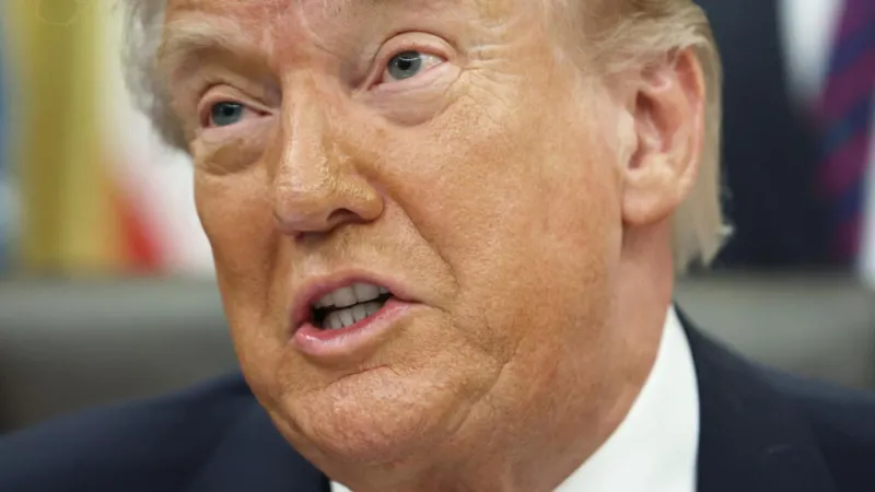 Trump afirma que si Irán no acepta un acuerdo “comenzarán los bombardeos” a una “intensidad mucho mayor”