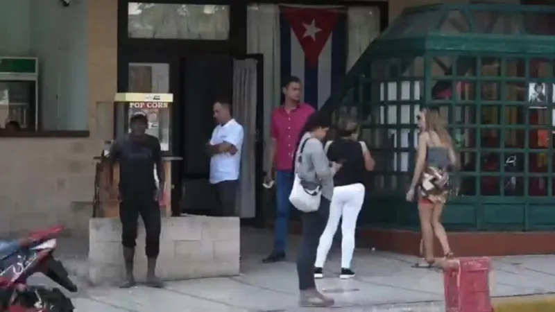 Cuba permitirá inversiones de ciudadanos en el exterior para modernizar su economía