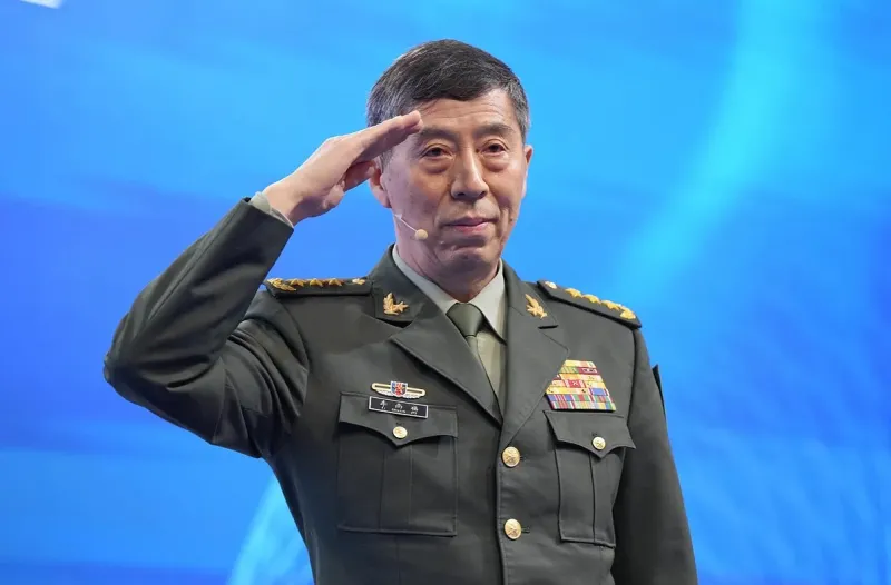 China condena a pena de muerte suspendida a dos ex ministros de Defensa por corrupción