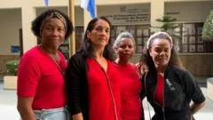 "Nunca vi a Dominicana con tanto dolor": BBC Mundo reconstruye la tragedia del Jet Set Club que dejó 236 muertos (y la lucha de las familias por la justicia un año después)