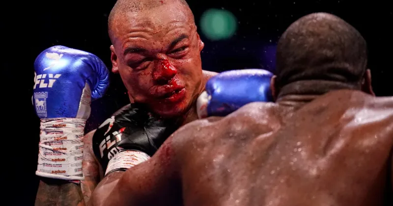 Daniel Dubois cayó a la lona dos veces pero le metió una mano brutal a Fabio Wardley, le sacó el invicto y vuelve a ser campeón de los pesados