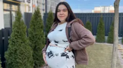 "Voy a tener tantos bebés como mi cuerpo aguante": cómo la guerra empuja a las mujeres a convertirse en vientres de alquiler en Ucrania