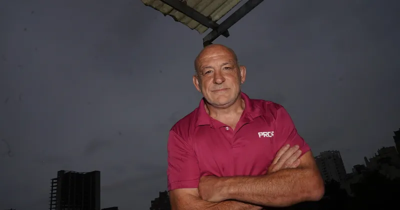 Se escapó de la colimba para debutar en Primera, jugó para Uruguay y enfrentó a Los Pumas: la vida de "Uru" Sanabria, el pilar de 56 años que aún compite en la URBA