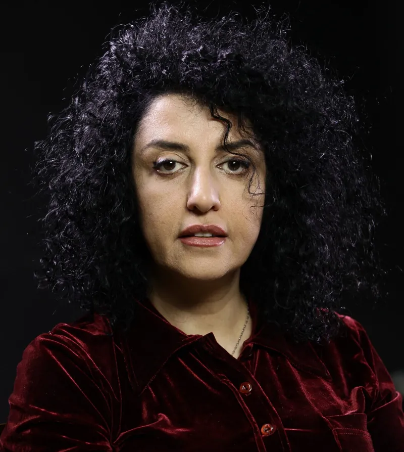 La Nobel de la Paz iraní Narges Mohammadi es liberada bajo fianza para recibir tratamiento médico