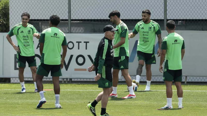 A un mes del inicio del Mundial, ¿a qué le apuestan los anfitriones, más allá de lucirse como sedes?
