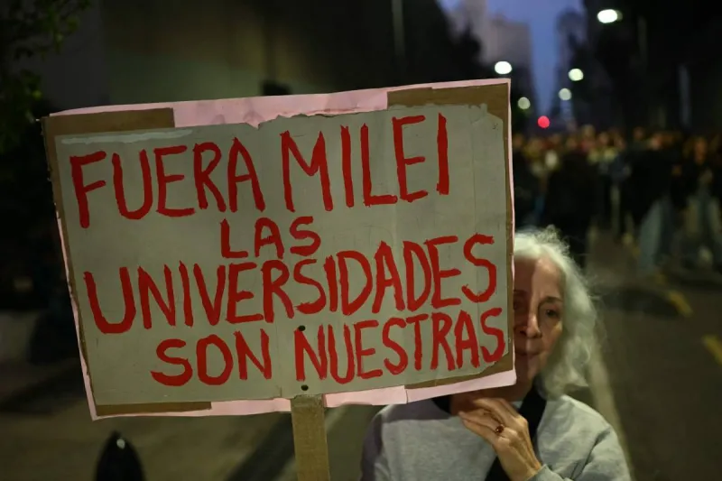Masivas marchas contra Milei por el estrangulamiento financiero a las universidades