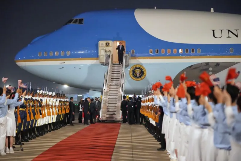 Trump aterriza en Pekín mientras en Taiwan están inquietos por posibles presiones de Xi Jinping sobre la venta de armas estadounidenses