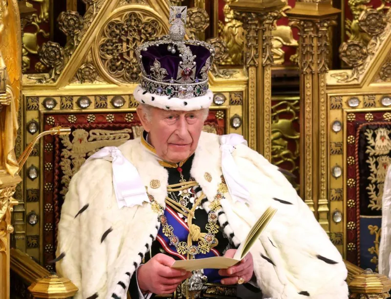 Starmer pone en una situación embarazosa al rey Carlos III por interés político, aunque el tiro le sale por la culata