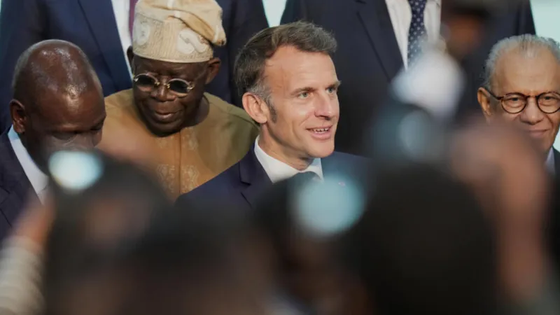 Francia busca recuperar terreno en África frente a China y Rusia