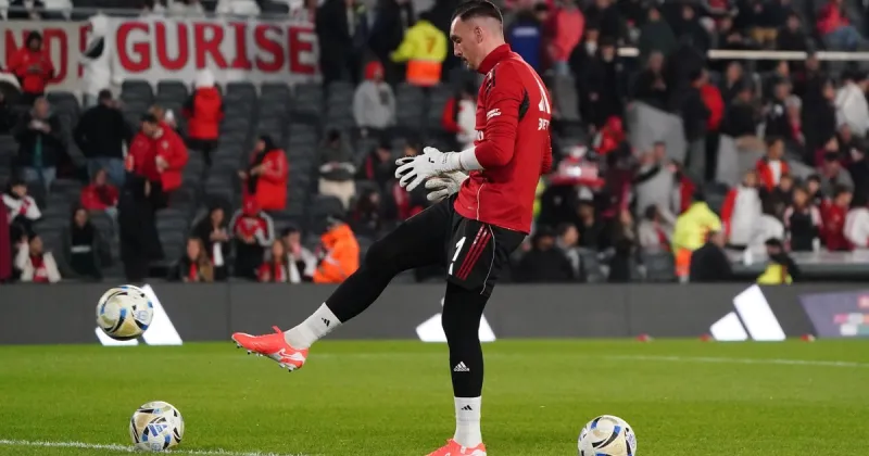 Insultos a Chiqui Tapia en el Monumental por la demora del inicio del partido entre River y Gimnasia