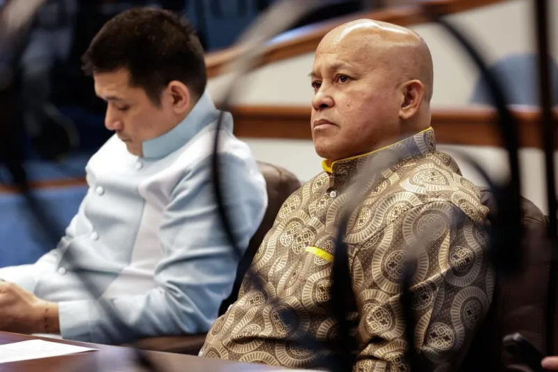 El ex jefe de Policía de Filipinas requerido por La Haya sale del Senado tras días atrincherado pero no se confirma su detención