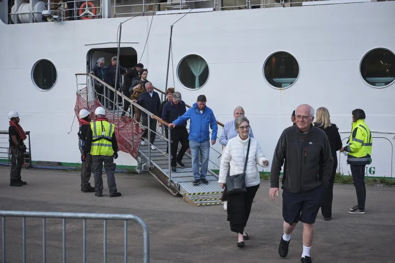 Suspenden el confinamiento de los pasajeros de un crucero en el que se produjo un brote de gastroenteritis