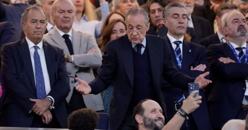 "Florentino culpable": banderas y tensión cara a cara entre hinchas del Real Madrid y el presidente en medio del escándalo de Valverde-Tchouameni