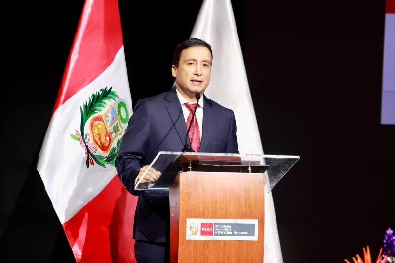 “Tenemos que atacar a la corrupción y a la burocracia”, dice ministro de Justicia