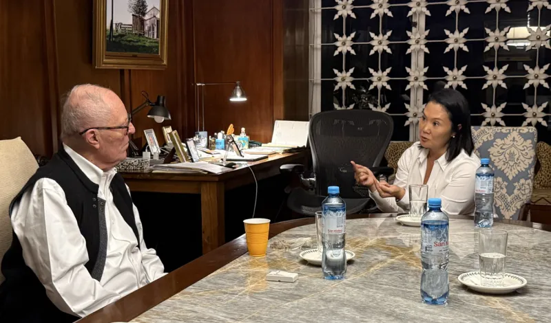 Keiko Fujimori se reúne con PPK, un día después de archivarse investigación contra expresidente