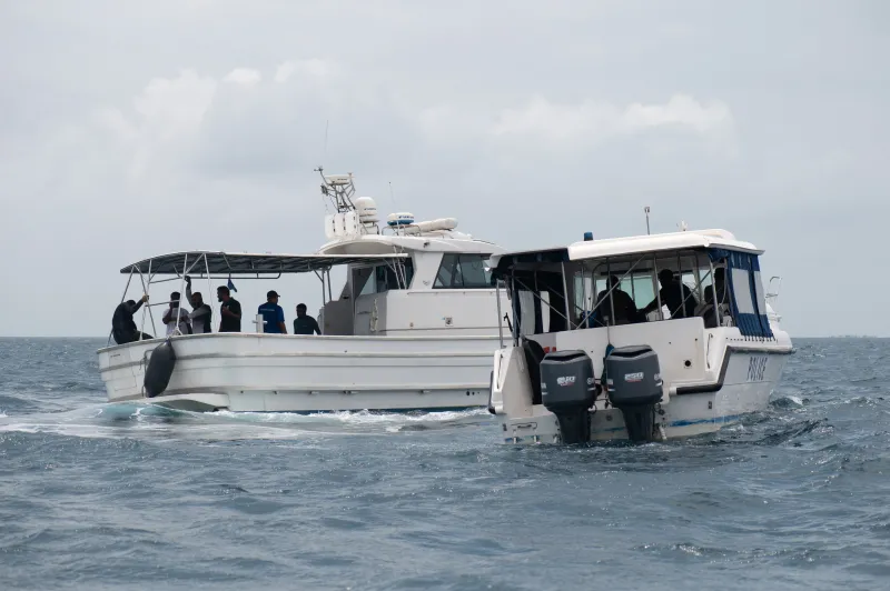 El misterio del instructor de buceo muerto en las Maldivas: apareció en una cámara distinta a la de las otras cuatro víctimas