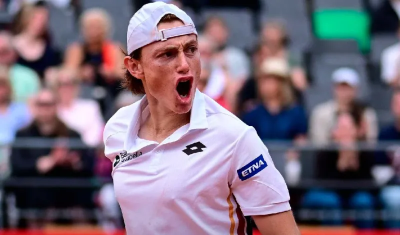 Ignacio Buse logró histórico triunfo sobre Jakub Menšík y avanzó a cuartos de final de ATP 500 de Hamburgo