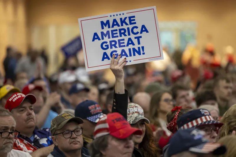 Trump aplasta la disidencia interna aupando a sus favoritos en primarias por todo EEUU
