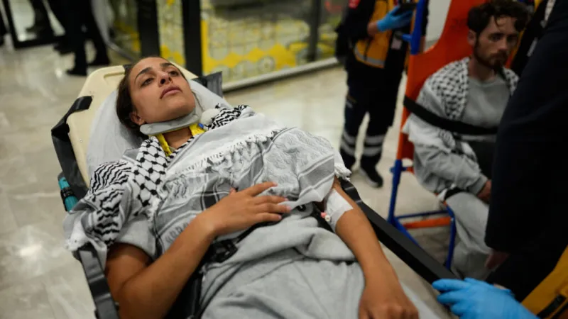 Fracturas, moretones y “abuso sexual”: aumentan las denuncias contra Israel de activistas de la flotilla a Gaza