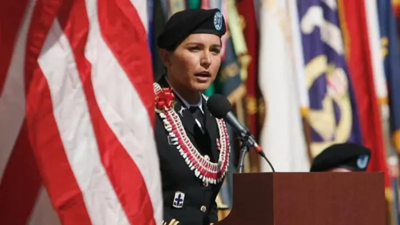 Renuncia Tulsi Gabbard, jefa de Inteligencia Nacional de Estados Unidos