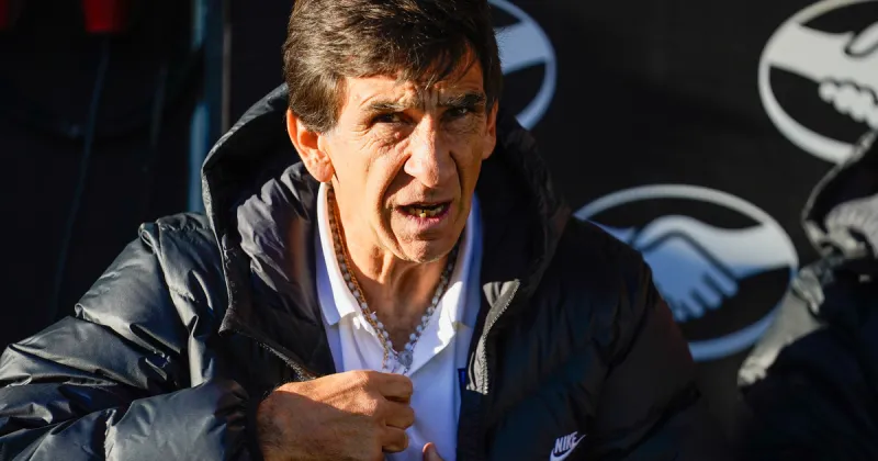 Gustavo Costas dejó de ser el DT de Racing: Milito decidió que no siga en la Academia