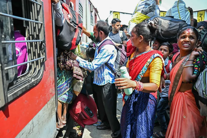 Al menos 29 muertos y 102 heridos tras la explosión de un tren en Pakistán
