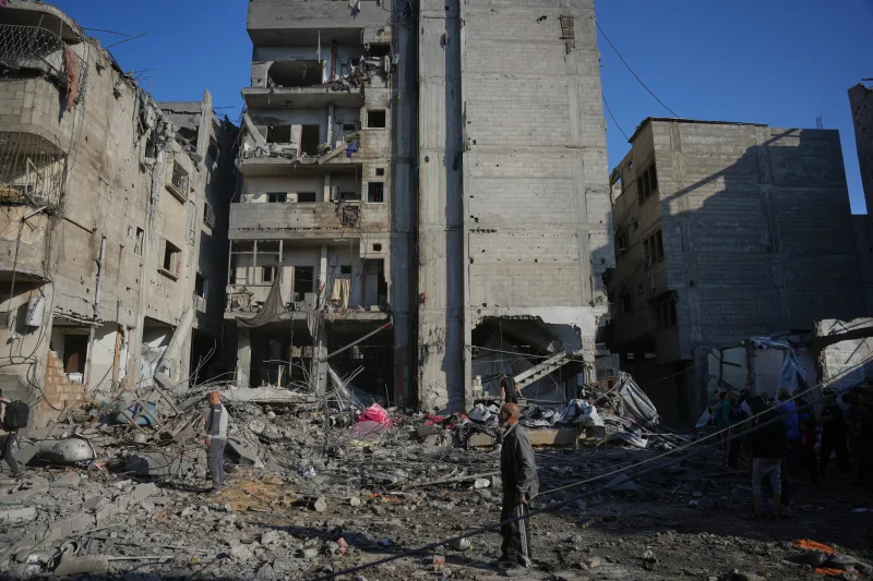 Israel mata a una pareja y a su bebé en un ataque en el centro de Gaza