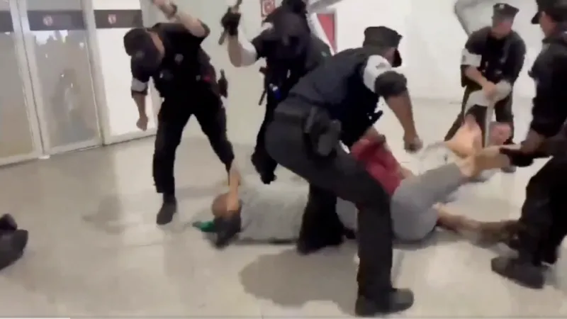 Investigan golpiza de policías en España contra activistas de la flotilla; Israel se burla y señala “hipocresía”