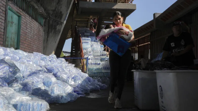 Ser madre en medio del miedo (1/4): en Colombia, “toca, a la mala, proteger a nuestros hijos”