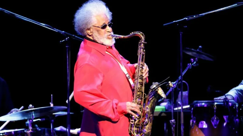 El saxofonista Sonny Rollins, último "coloso" del jazz, muere a los 95 años