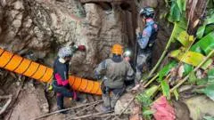 El milagroso rescate en Laos de 5 personas que pasaron una semana atrapadas en una cueva