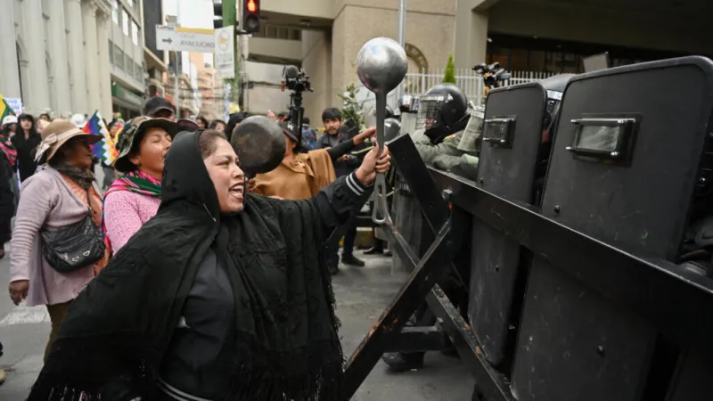Bolivia: Gobierno de Paz ofrece garantías para el diálogo, pero no descarta el estado de excepción