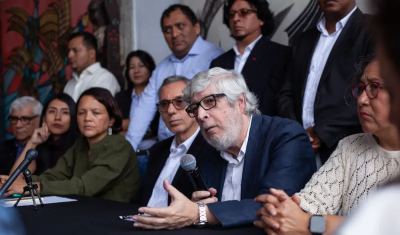 Juntos por el Perú: equipo ecónomico reitera ante prensa internacional que subirán el sueldo mínimo
