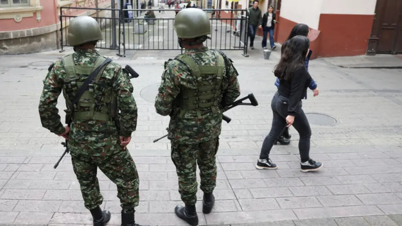 Los colombianos votan en unas presidenciales marcadas por la polarización y una escalada de violencia