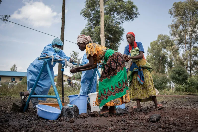 República Democrática del Congo, atrapado entre la guerra y el ébola: "Las guerrillas han perpetrado arremetidas sistemáticas contra infraestructuras sanitarias"