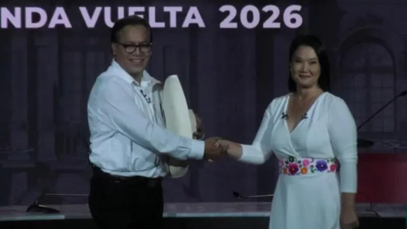 Fujimori y Sánchez se enfrentan en debate presidencial previo a segunda vuelta