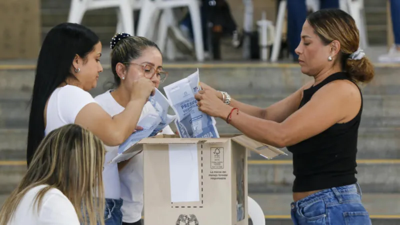 Registrador Nacional de Colombia defiende en France 24 la transparencia de las elecciones