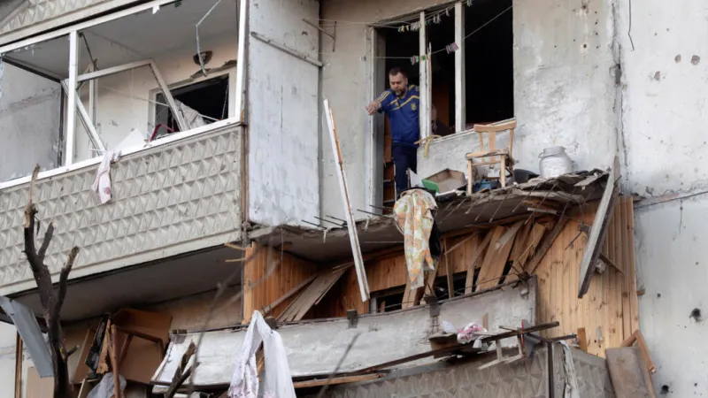 Aumenta la cifra de víctimas tras un bombardeo masivo de Moscú contra centros urbanos de Ucrania