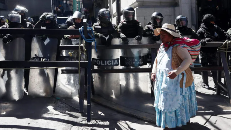 Bolivia sin solución a la vista: más de 100 bloqueos y las víctimas por falta de atención médica llegan a cinco