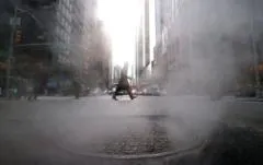 La policía de Nueva York investiga videos de hombres saliendo de las alcantarillas de la ciudad