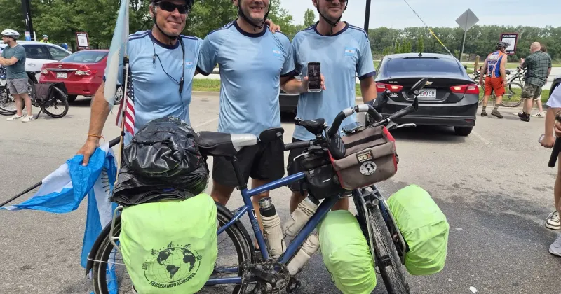 La increíble historia de los tres argentinos que llegaron en bicicleta de Gualeguaychú a Kansas City para el Mundial 2026: 17.000 kilómetros y un café con Ginóbili