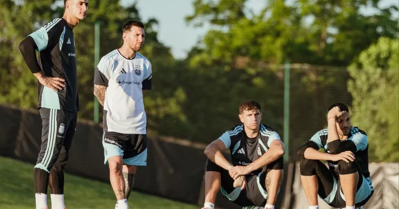 "Llego, llego...": la respuesta de Dibu Martínez que cambió el ánimo de todos en el día 2 de la Selección en Kansas