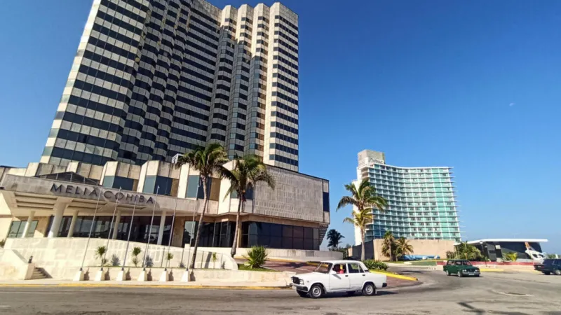 Meliá también se va de Cuba: ¿el temor a las sanciones está erosionando la industria turística de la isla?