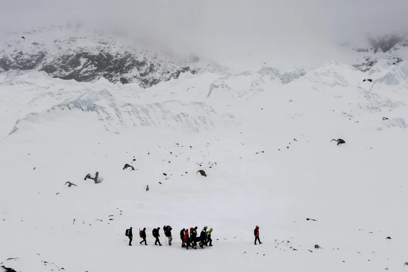 Milagro en el Everest: encuentran con vida a un sherpa seis días después de desaparecer y haber sido dado por muerto