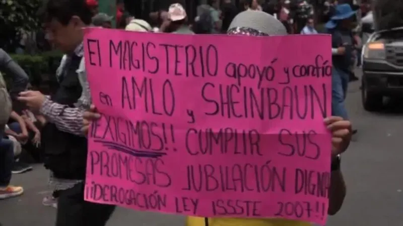 México: docentes protestan por salario y pensiones de cara al Mundial de Fútbol