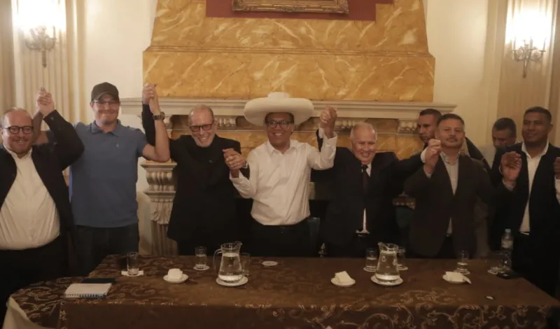 Roberto Sánchez sella alianza con Belmont y Forsyth para hacer frente al fujimorismo