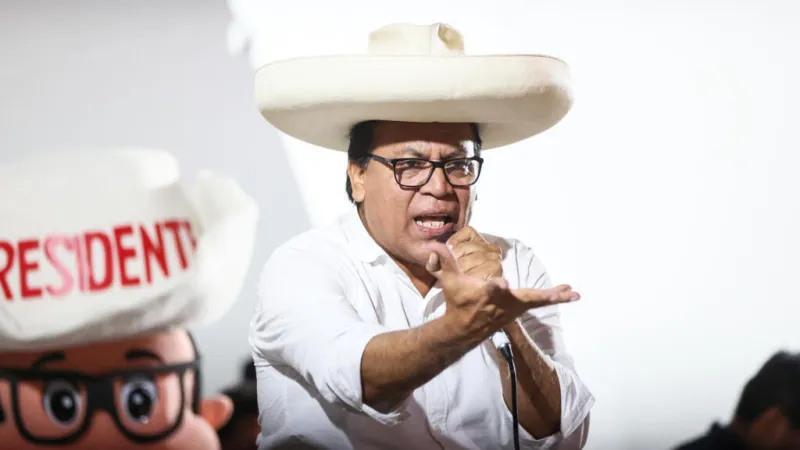 Roberto Sánchez, el heredero del sombrero que quiere terminar lo que Castillo no pudo
